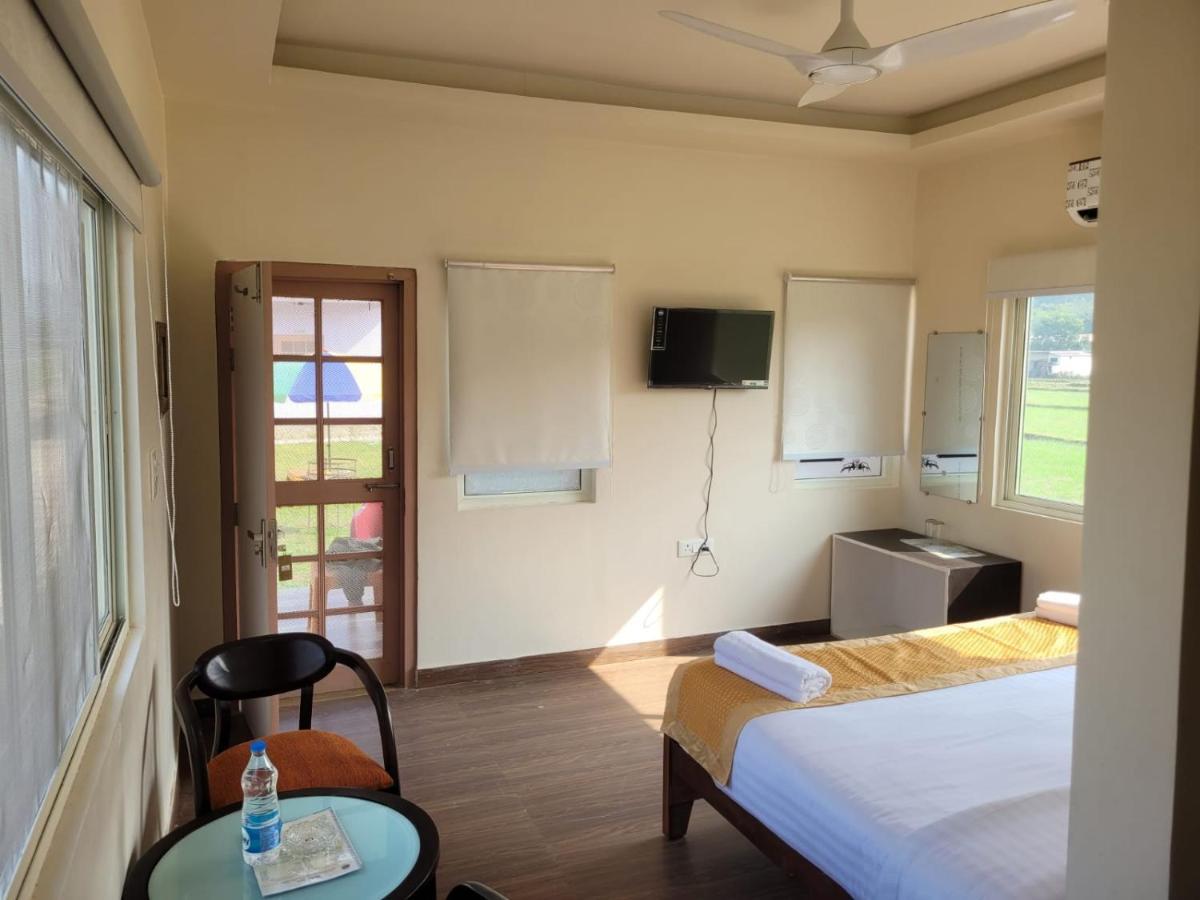 Corbett Veda Inn Рамнагар Экстерьер фото